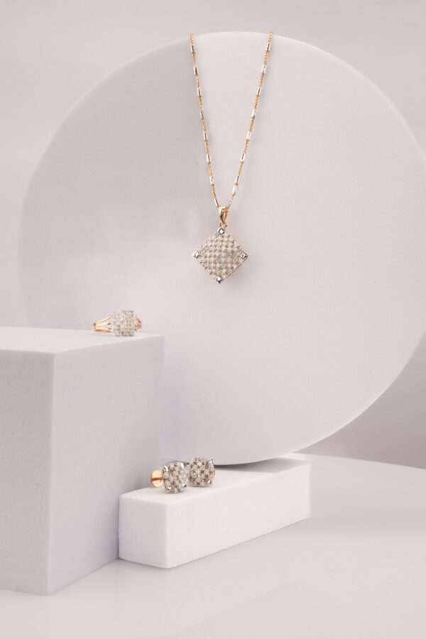 ROUND BRILLIANT PENDANT SET + RING