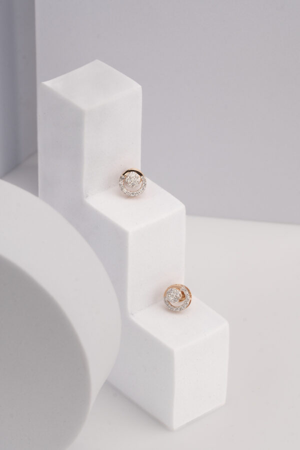 ROUND BRILLIANT EARRING