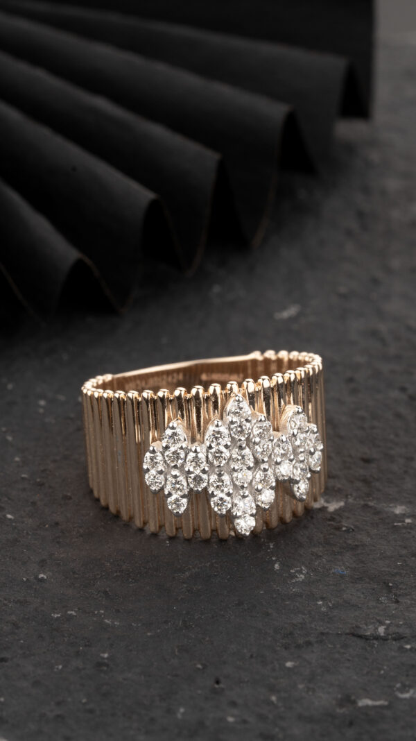 ROUND BRILLIANT LADIES RING
