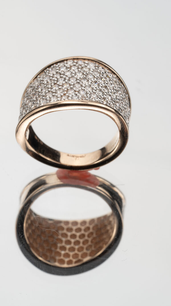 ROUND BRILLIANT LADIES RING