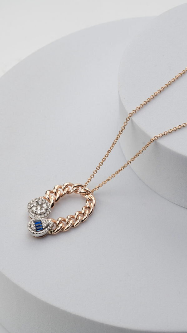 ROUND BRILLIANT NECK LINE